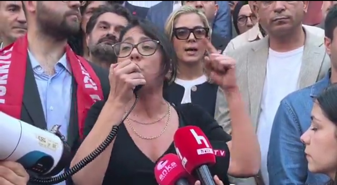 Sera Kadıgil’den Sert Çıkış: “Lanet Olsun Darbecilere! Bu Saray Rejimi Anayasaya Darbedir”