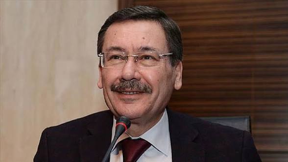 Melih Gökçek’in İbretlik İtirafı: “17-25 Aralık’a kadar FETÖ’ye sahip çıkıyordum”