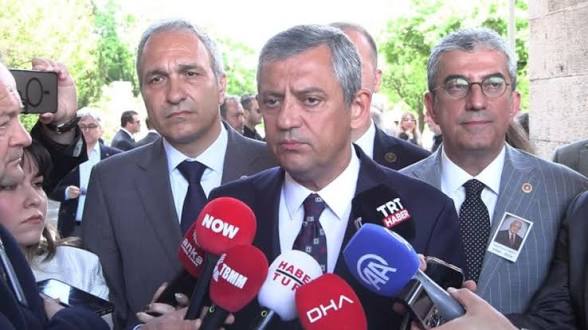 Özgür Özel'den yol haritası için toplantı
