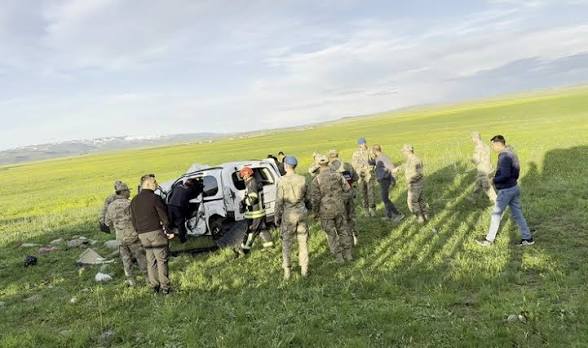 Erzurum’da Feci Katliam Gibi Kaza: Hafif Ticari Araç Takla Attı, 2 Yaşındaki Bebek Dahil 3 Ölü, 4 Yaralı!